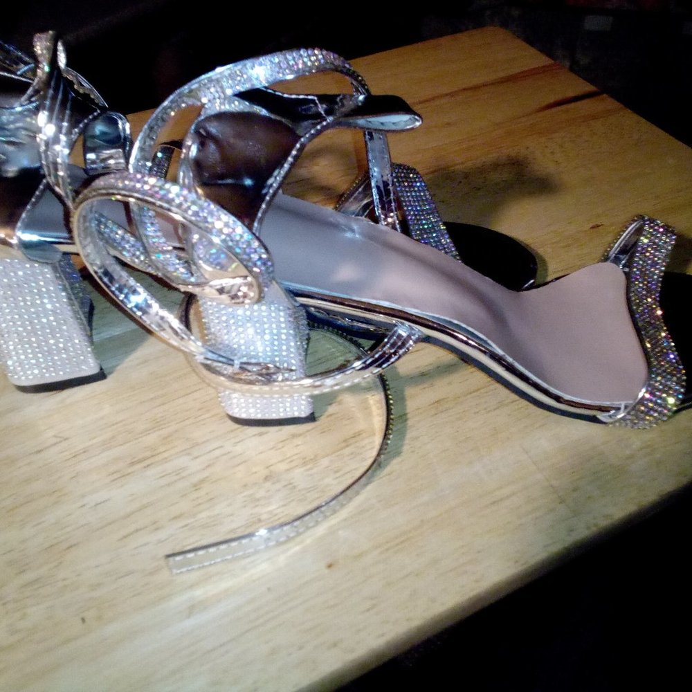 2 pairs of women's dress shoes